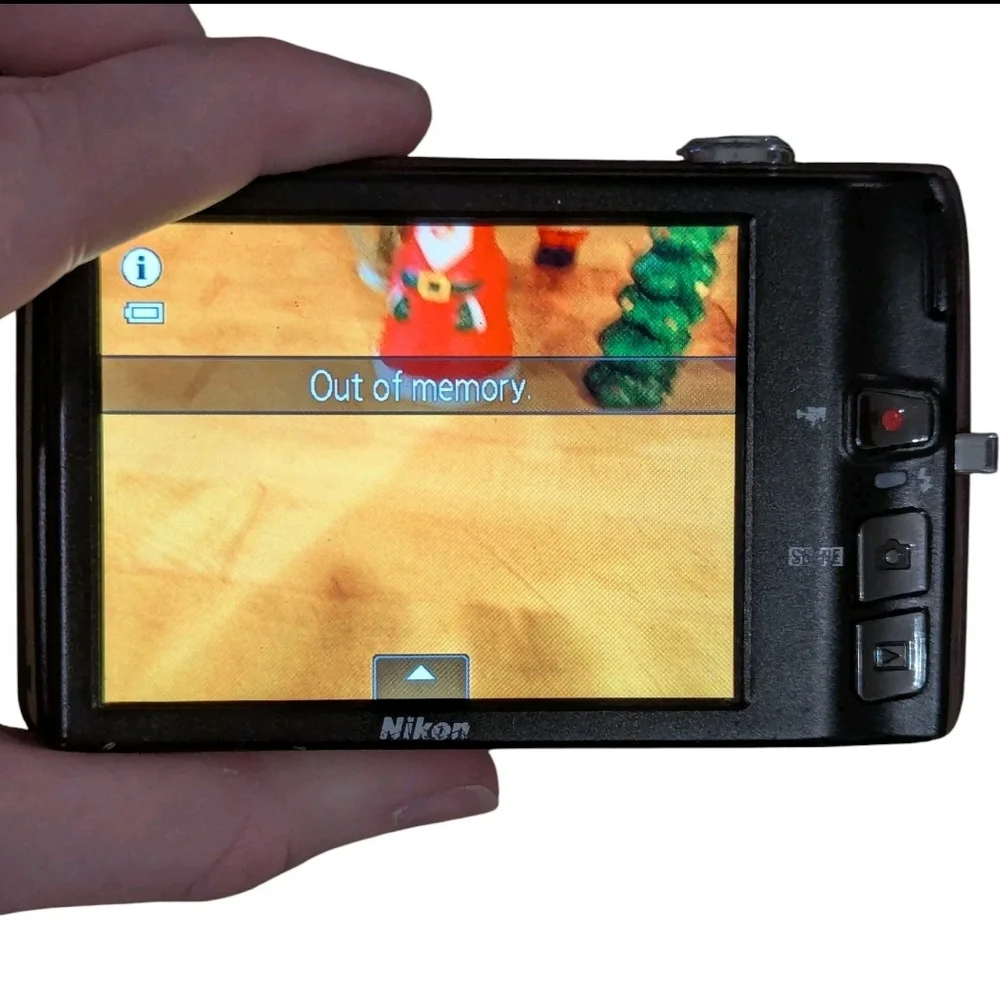 Nikon COOLPIX S4100 14.0MP Digital Camera - Plum Tested READ DESCRIPTION